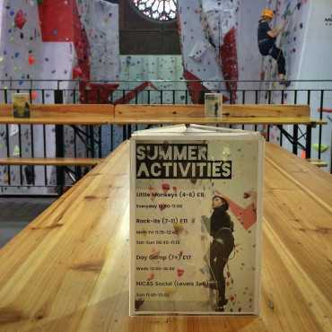 Tri-fold menu holder bag